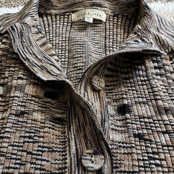 Little Lies Top Button Down Tight Stretchy Womens Size Medium Large - Picture 3 of 7